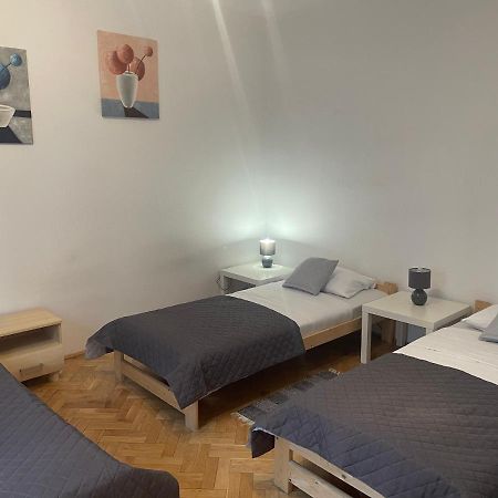 Apartamenty 650 Metrow Od Dworca Przemyśl Buitenkant foto