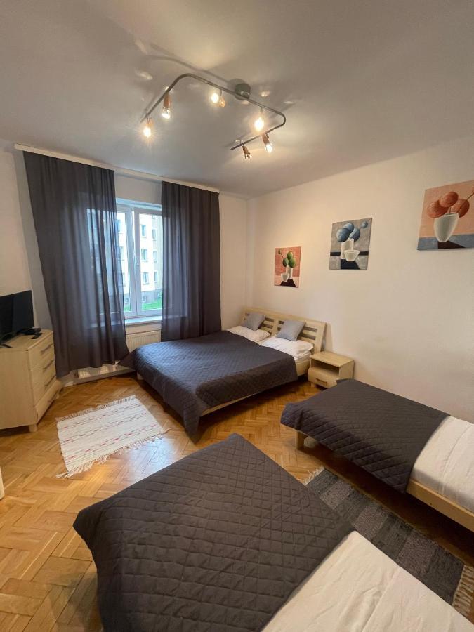 Apartamenty 650 Metrow Od Dworca Przemyśl Buitenkant foto