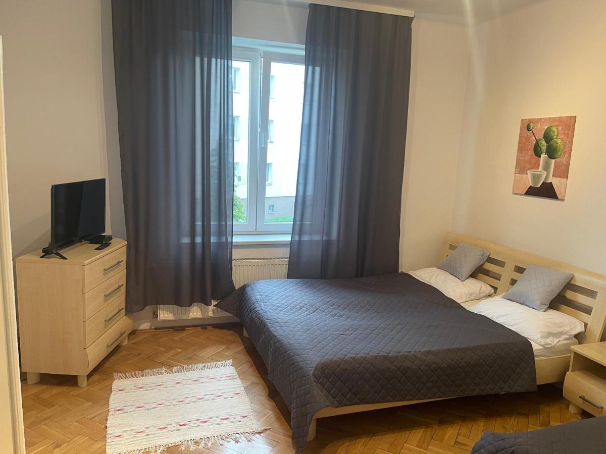 Apartamenty 650 Metrow Od Dworca Przemyśl Buitenkant foto